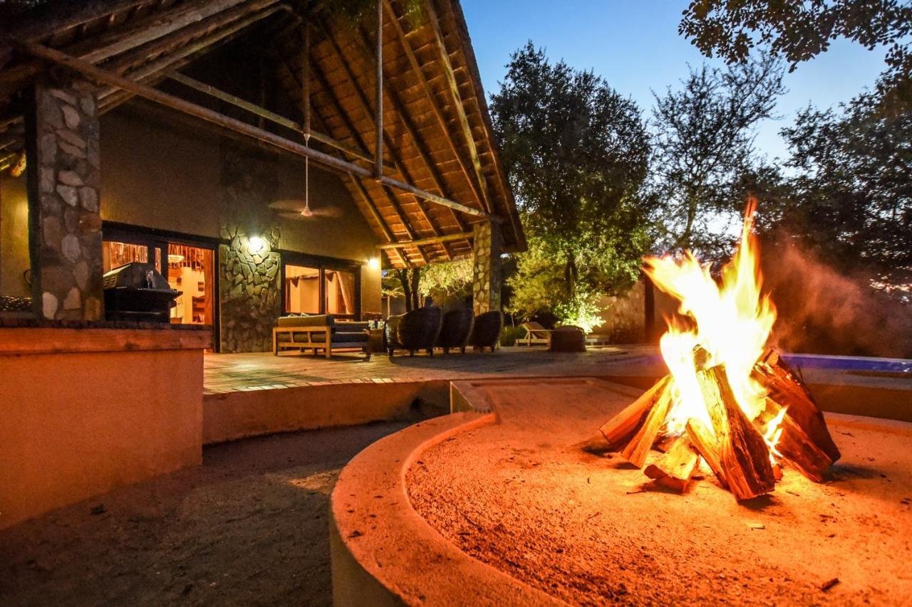 Leopard'S Lair Bush Lodge โฮดสปรูท ภายนอก รูปภาพ