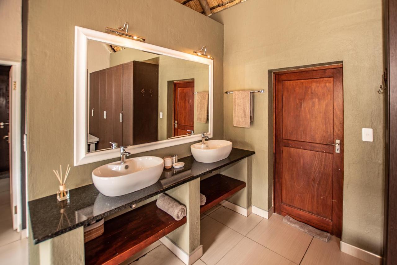 Leopard'S Lair Bush Lodge โฮดสปรูท ภายนอก รูปภาพ